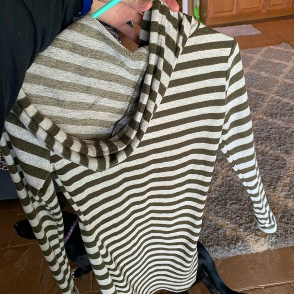 BUNDLE 3 dresses - Picture 2 of 7